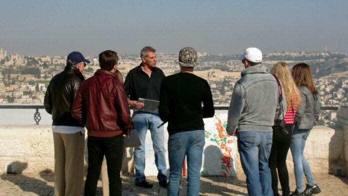 Tour-Intelli-Tour-Israel-ITME-01 INTELLI-TOUR is a series of planned OUTDOOR BRIEFINGS in different locations, Cities, Villages, valleys, deserts, all borders of Israel